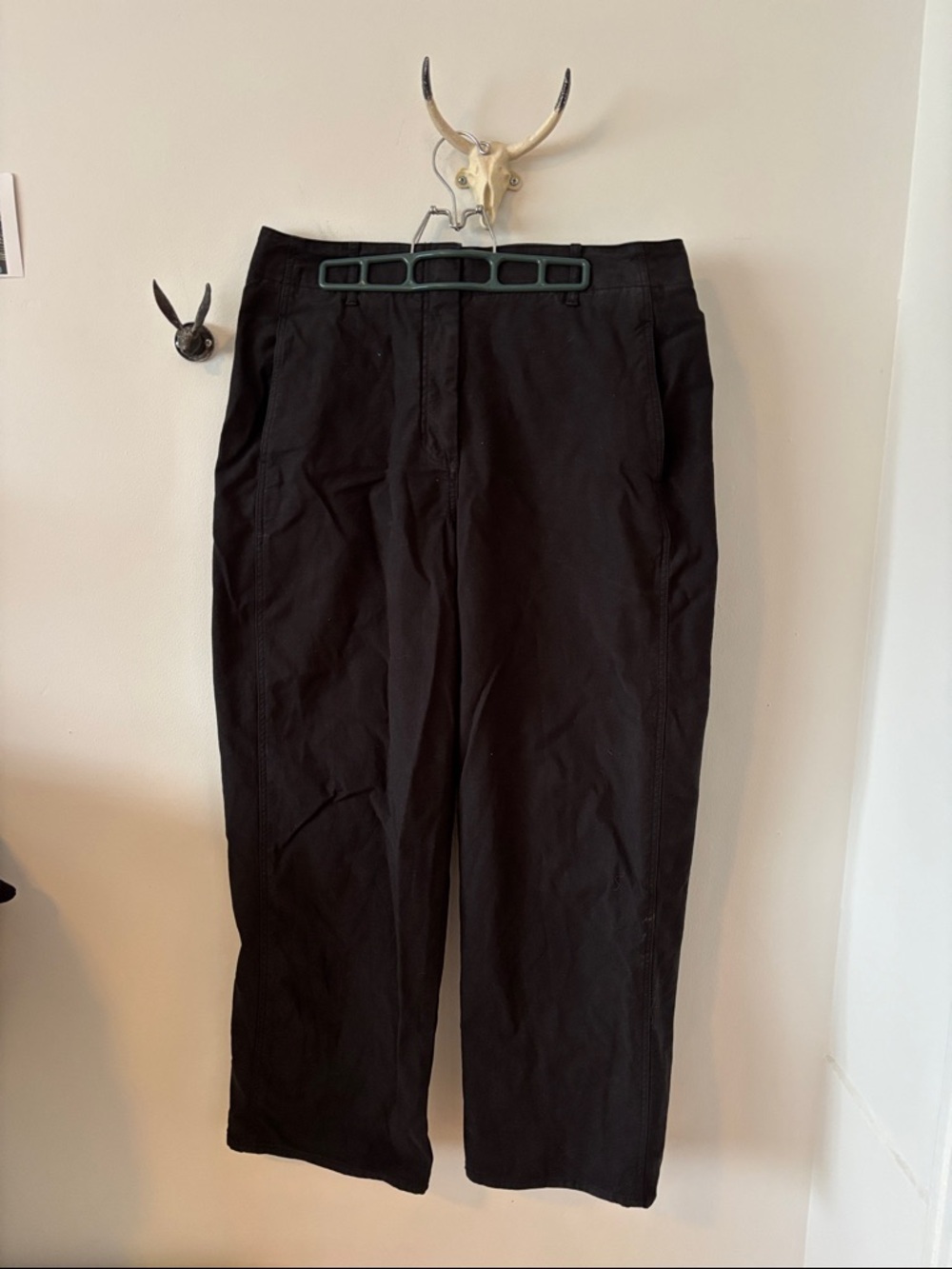 Aritzia Black chinos